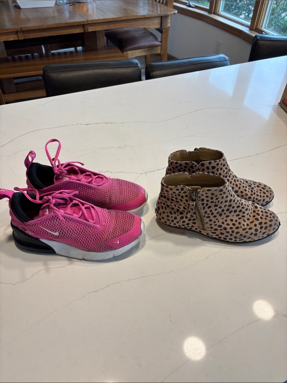 🩷2 pairs of gurls size 2 shoes🩷